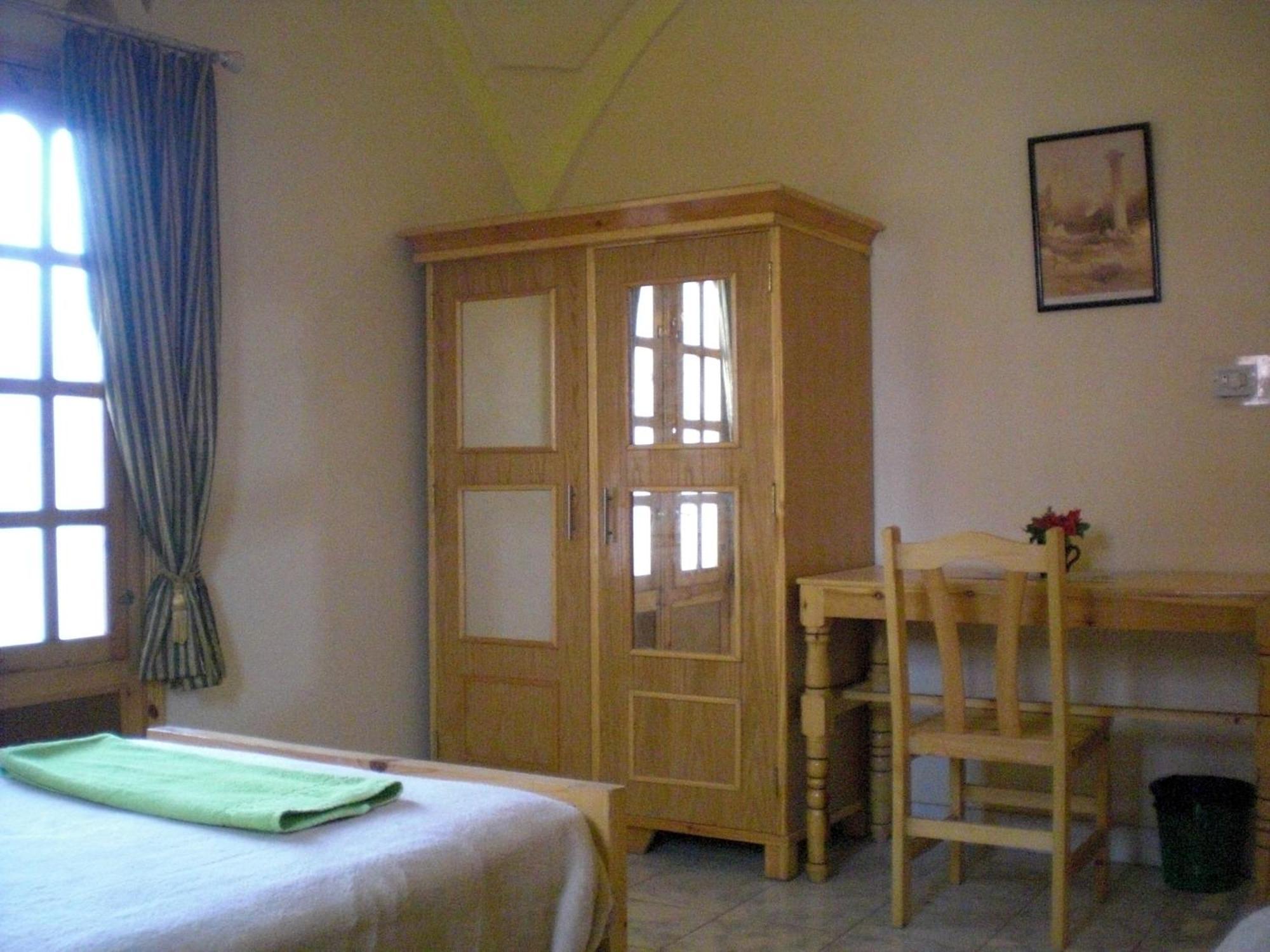 El Fayrouz Hotel Luxor Exteriör bild